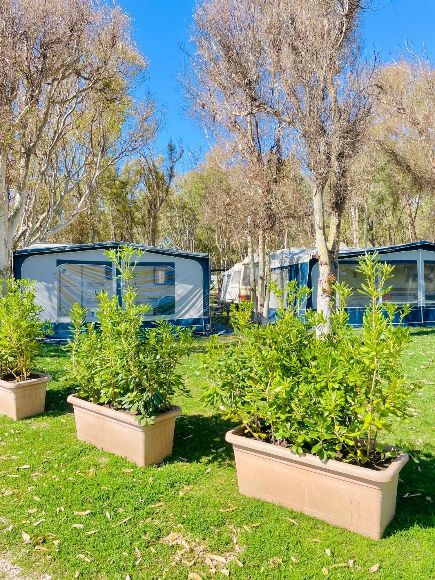 Camping Cala D'Ostia 풀라 외부 사진