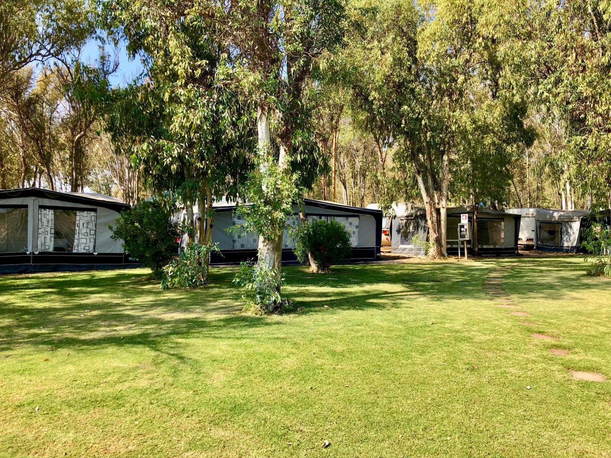 Camping Cala D'Ostia 풀라 외부 사진